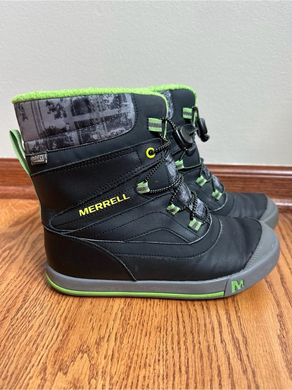 Merrell Snow Bank Waterproof Boots Boys 4 Black/Green